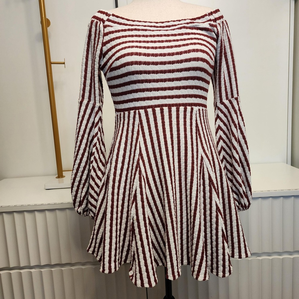 Luxxel Striped Off Shoulder Long Sleeve Swing‎ Mini Dress White Brown L